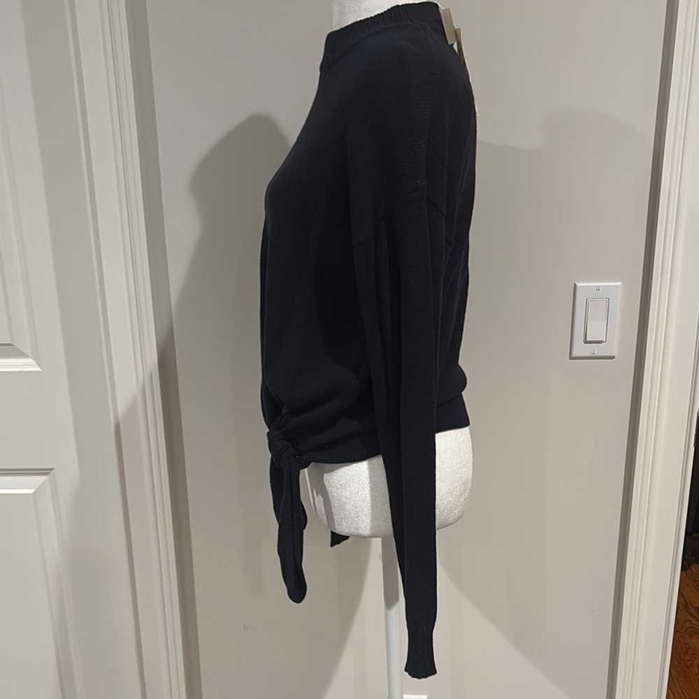 Mystree Navy Long Sleeve Tie Front Sweater Medium NWT - Picture 4 of 6